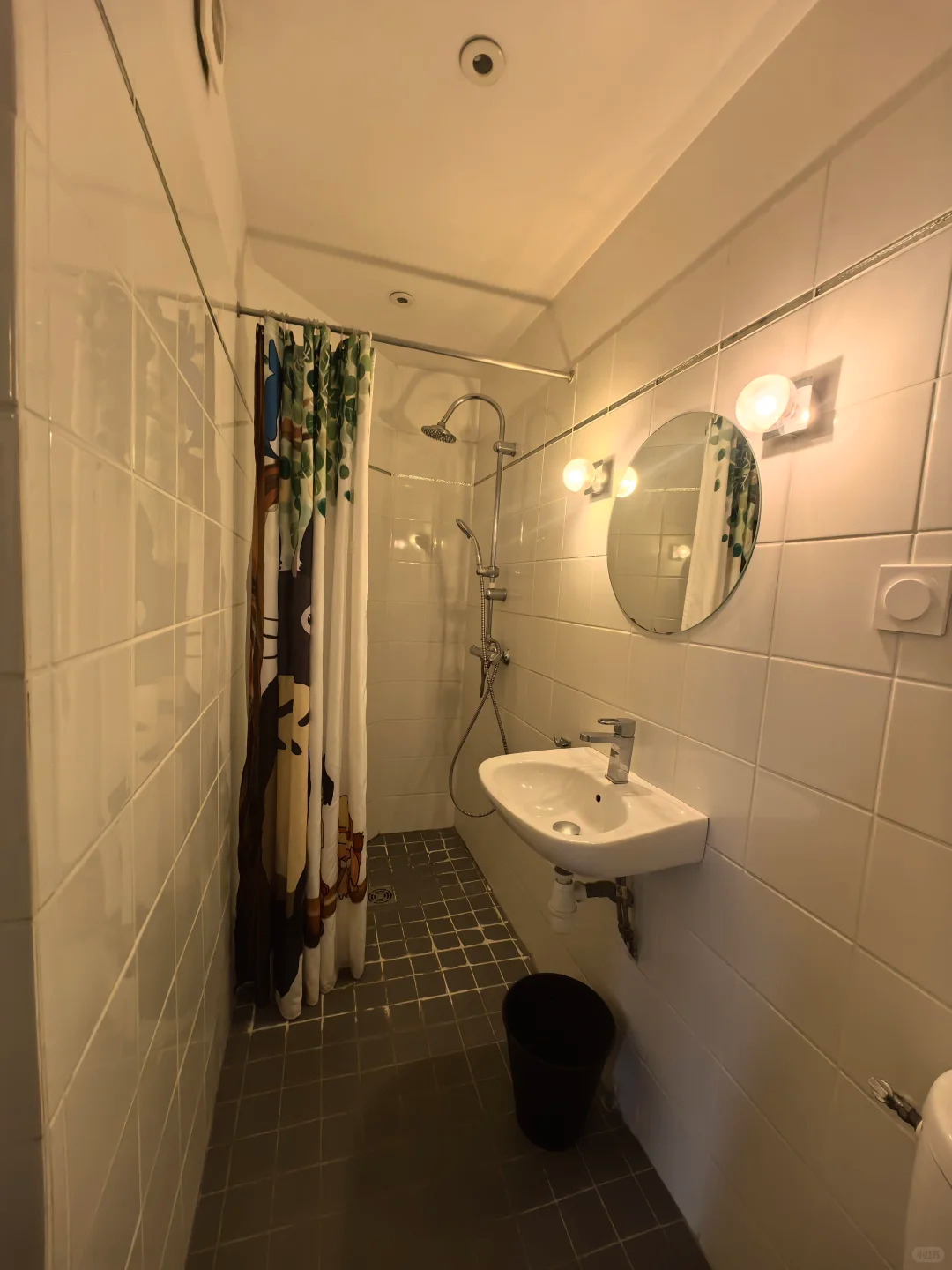Grand réaménagement d'un petit appartement de 35 m² dans le Grand Paris 🌟 Jeu de couleurs géométriques