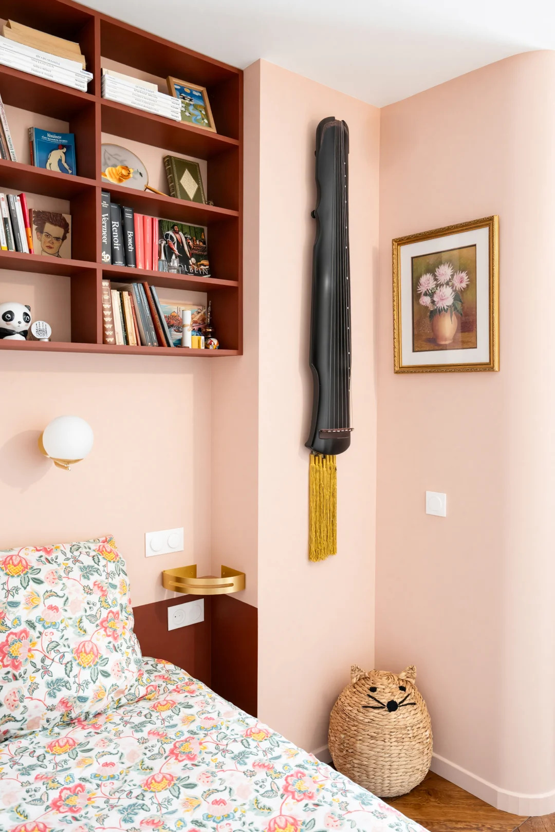Je passerais tout un après-midi à ne rien faire dans cet appartement face à la Tour Eiffel