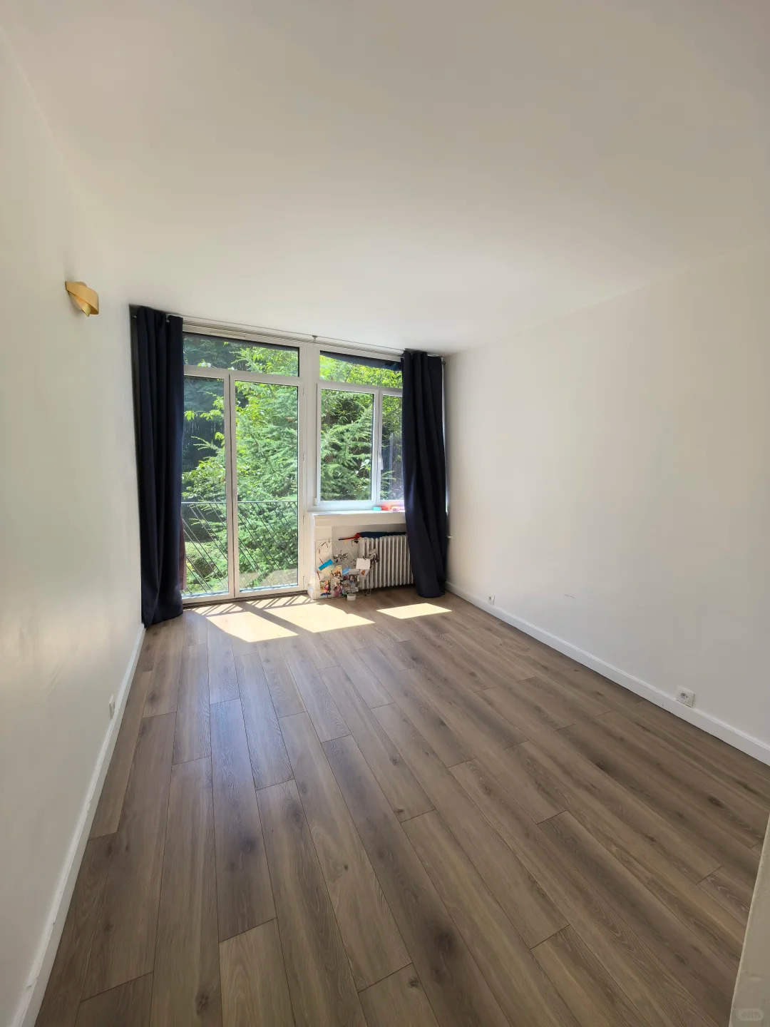 Couloir transformé… et les invités passent une demi-heure à le photographier dès l'entrée